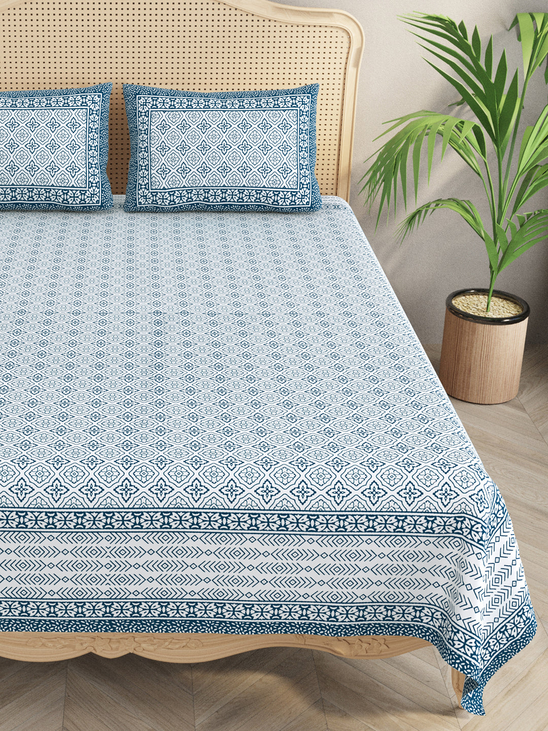Floral Print Cotton Double King Bedsheet with 2 Pillow Covers