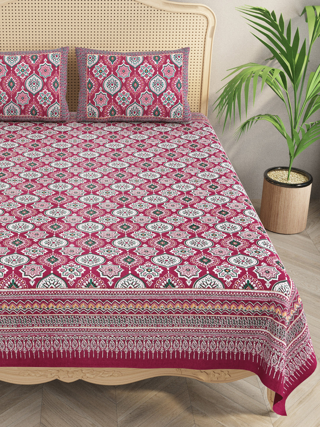 Double King Bedsheet with 2 Pillow Covers