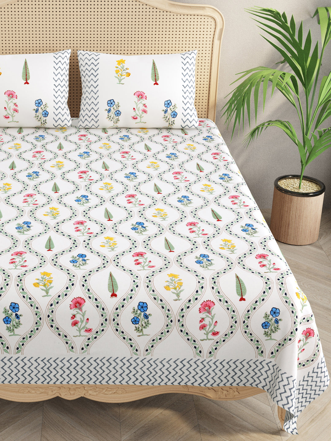 Cotton Super King Handblock Print Bedsheet with 2 Pillow Covers