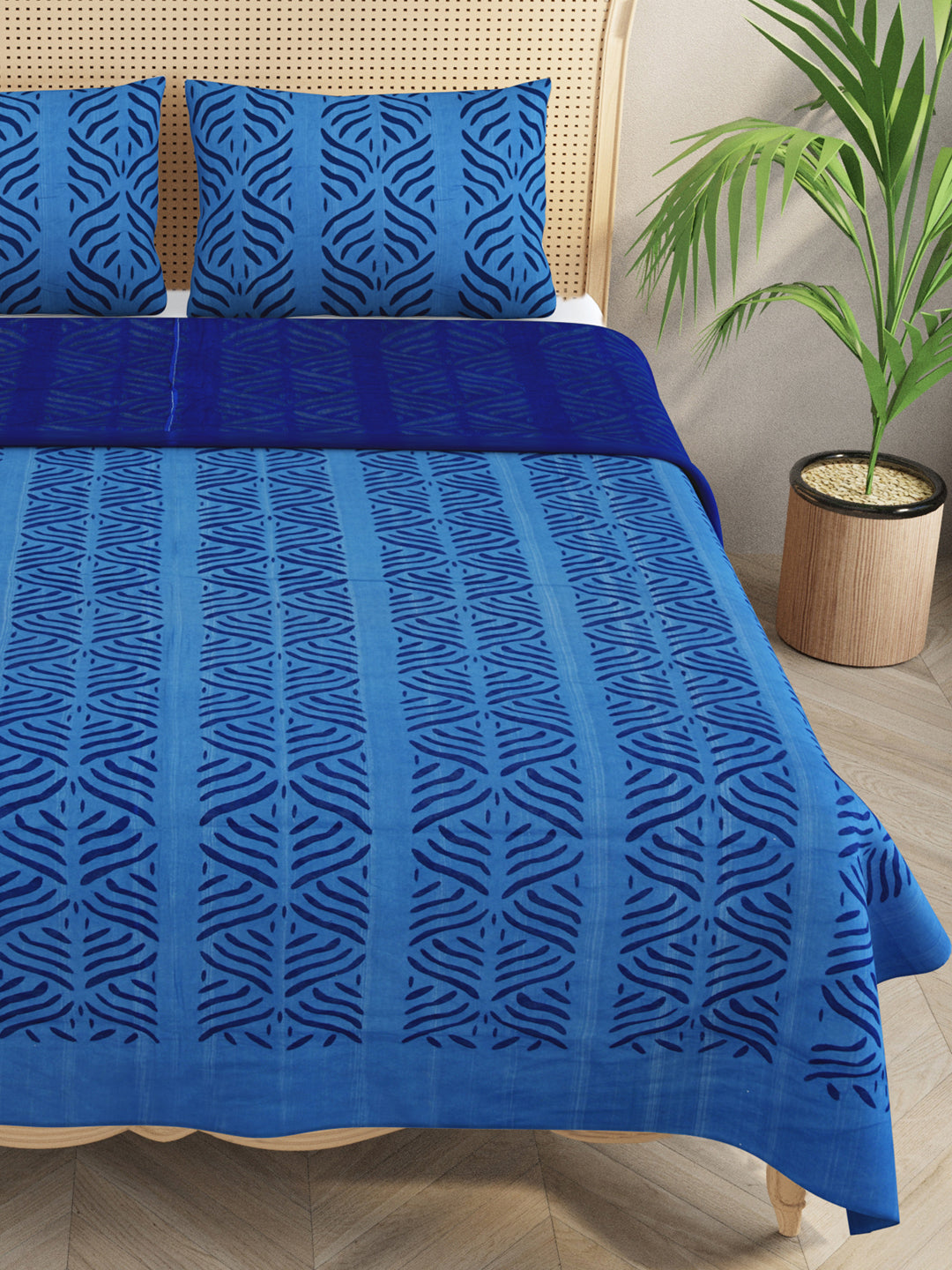 Applique cut work cotton  Bedcover with 2 Pillow Covers