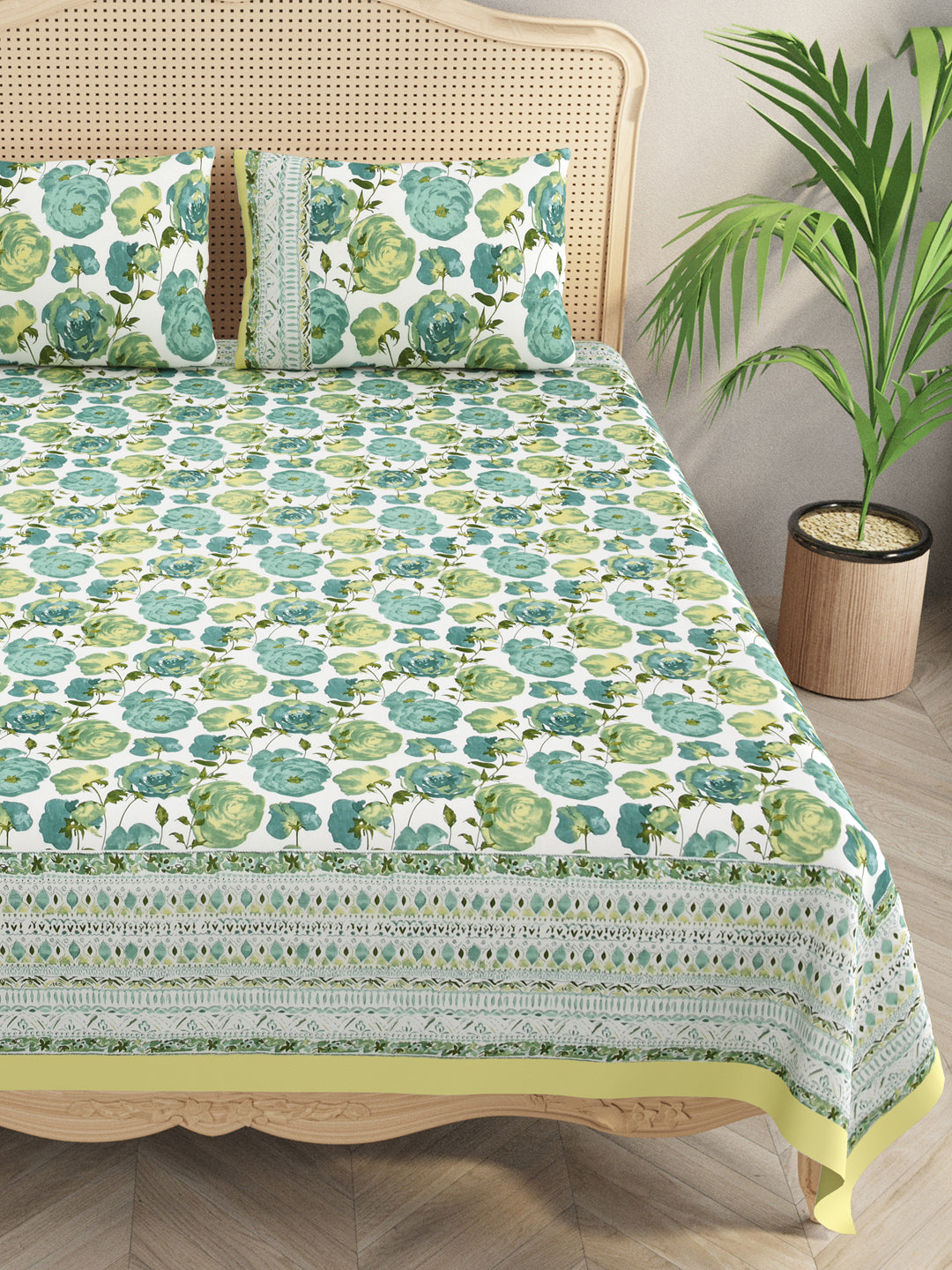 Floral Print Super King Cotton Bedsheet with 2 Pillow Covers