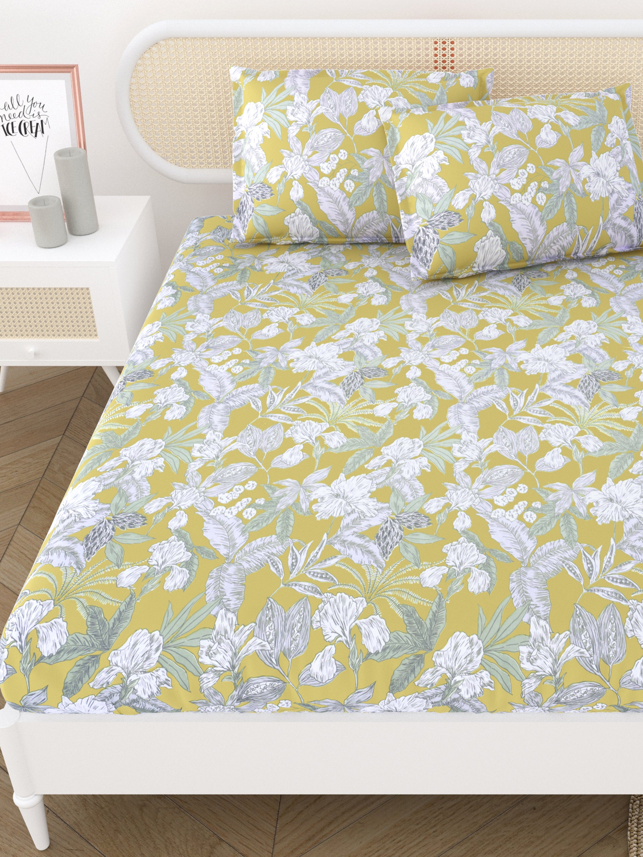 Diwali Value Gift Box | 1 Double Bedsheet & 2 Wall Hangings