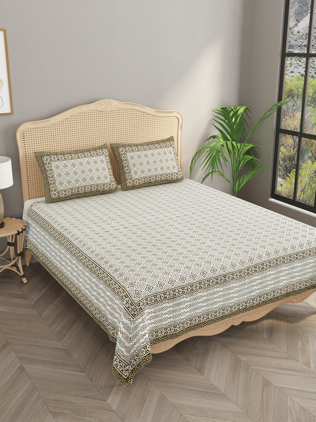 Floral Print Cotton Double King Bedsheet with 2 Pillow Covers