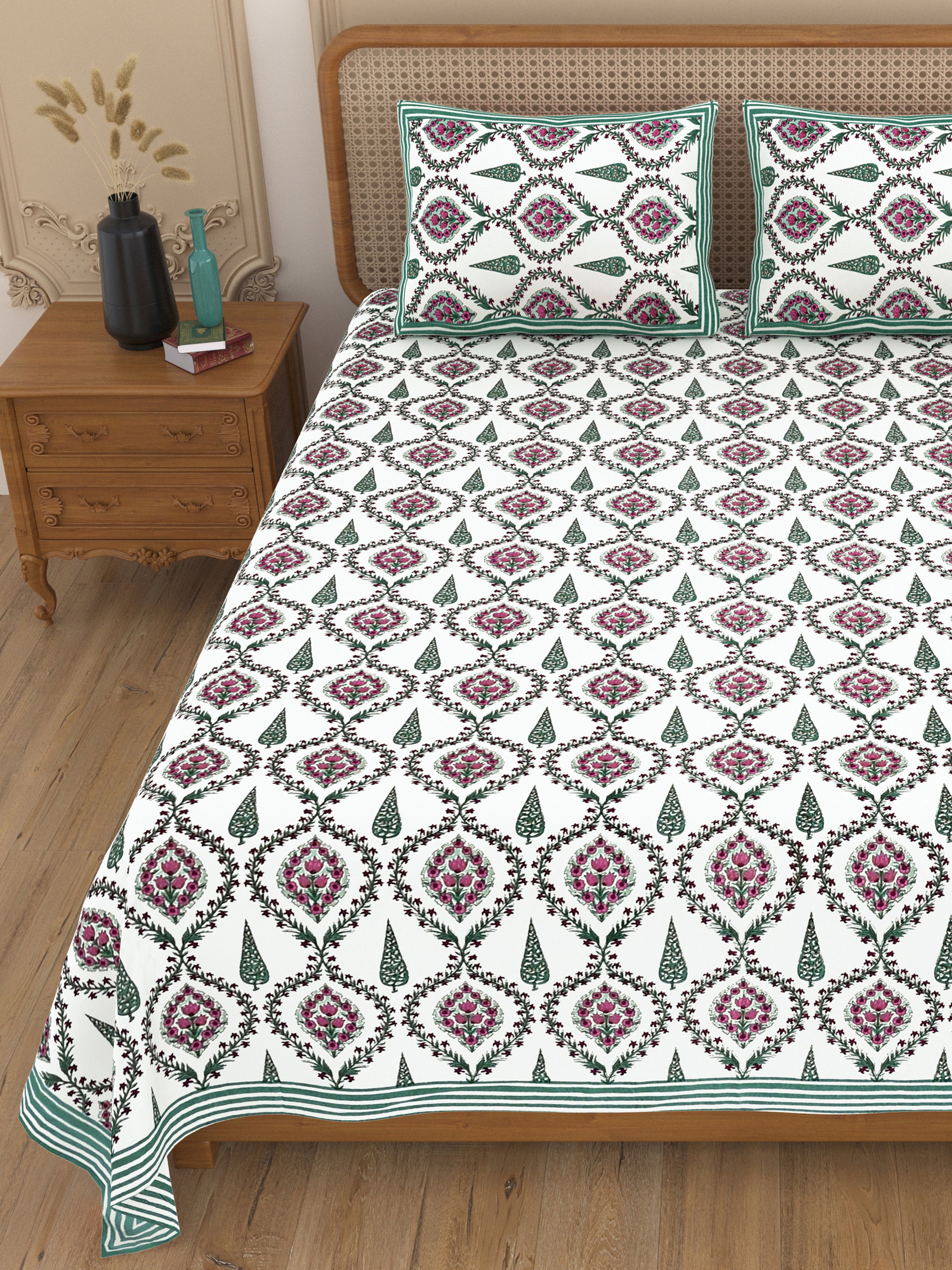 Diwali Gift Box | 1 Double Bedsheet, 1 Pair Door Hanging, 1 Metal Urli, 2 Laddoo Candles