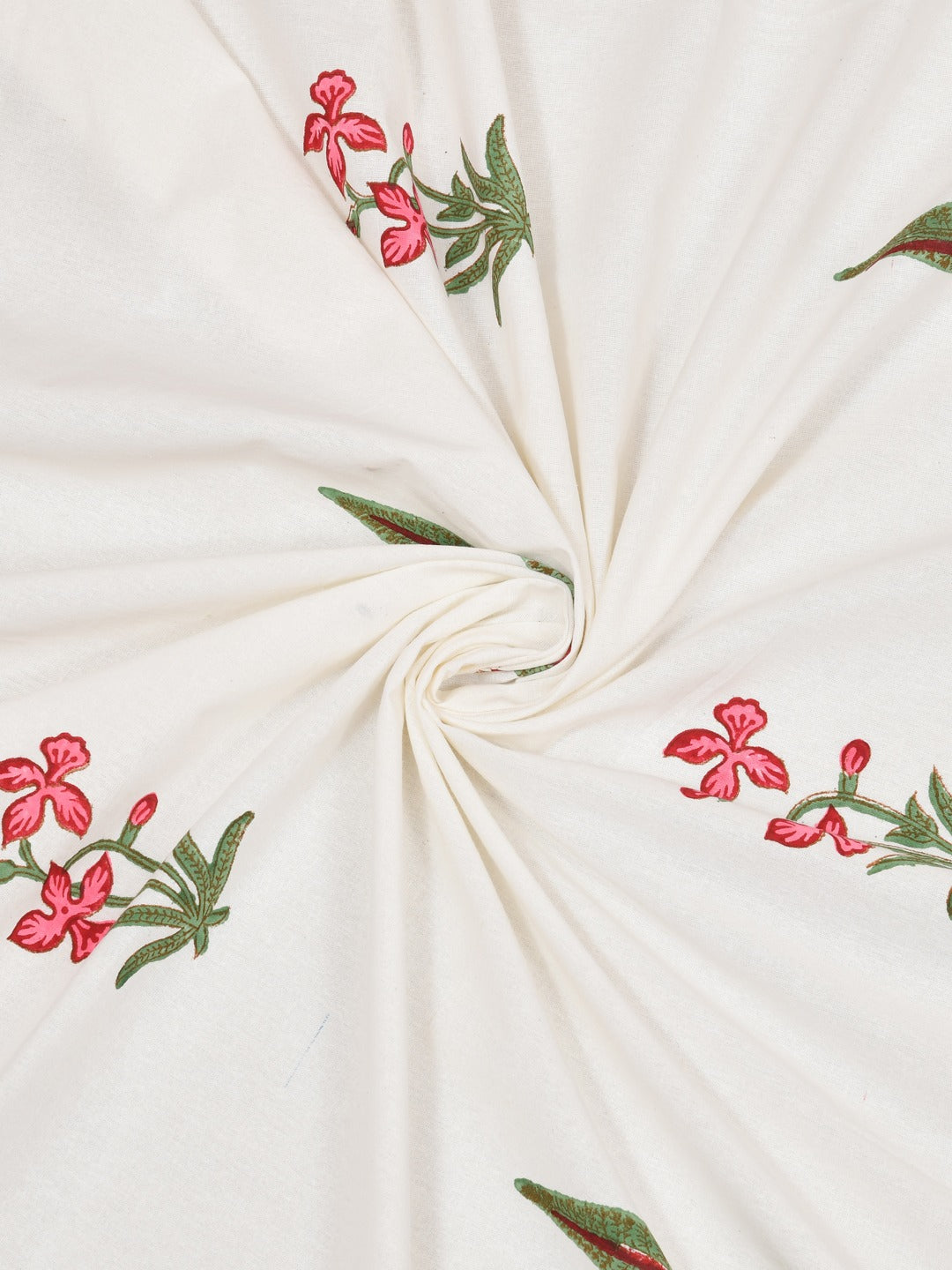 Double King Floral Print Bedsheet with 2 Pillow Covers