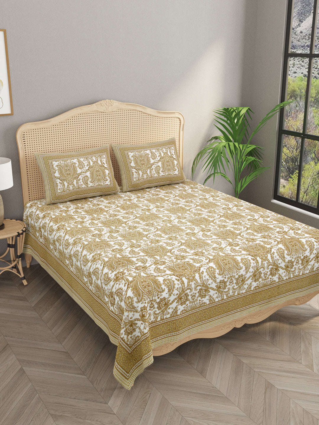 Double King Bedsheet with 2 Pillow Covers