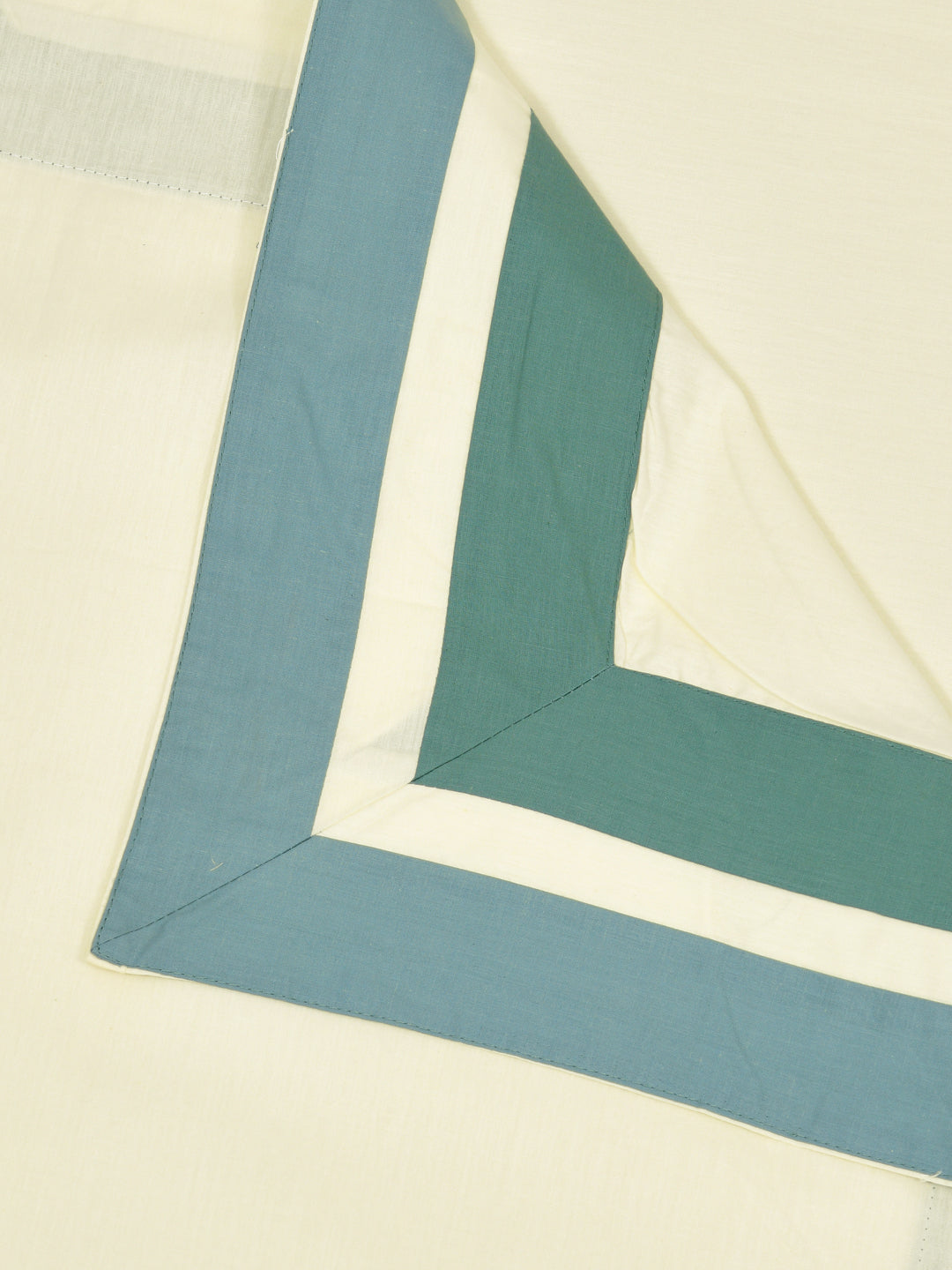 Double King 300 TC Bedsheet with 2 Pillow Covers