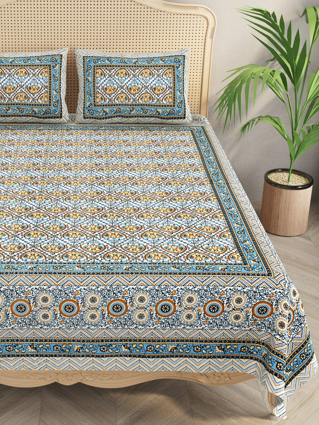 Double King Bedsheet with 2 Pillow Covers