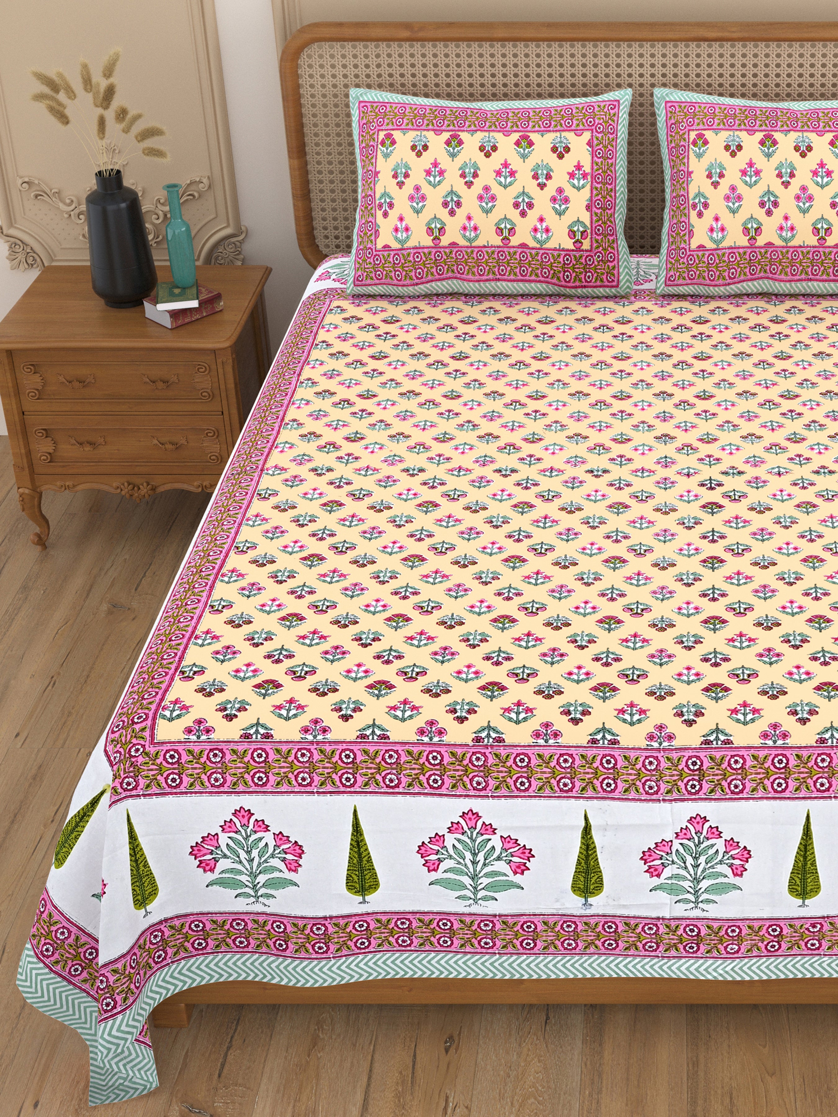 Floral Print Cotton Double King Bedsheet with 2 Pillow Covers