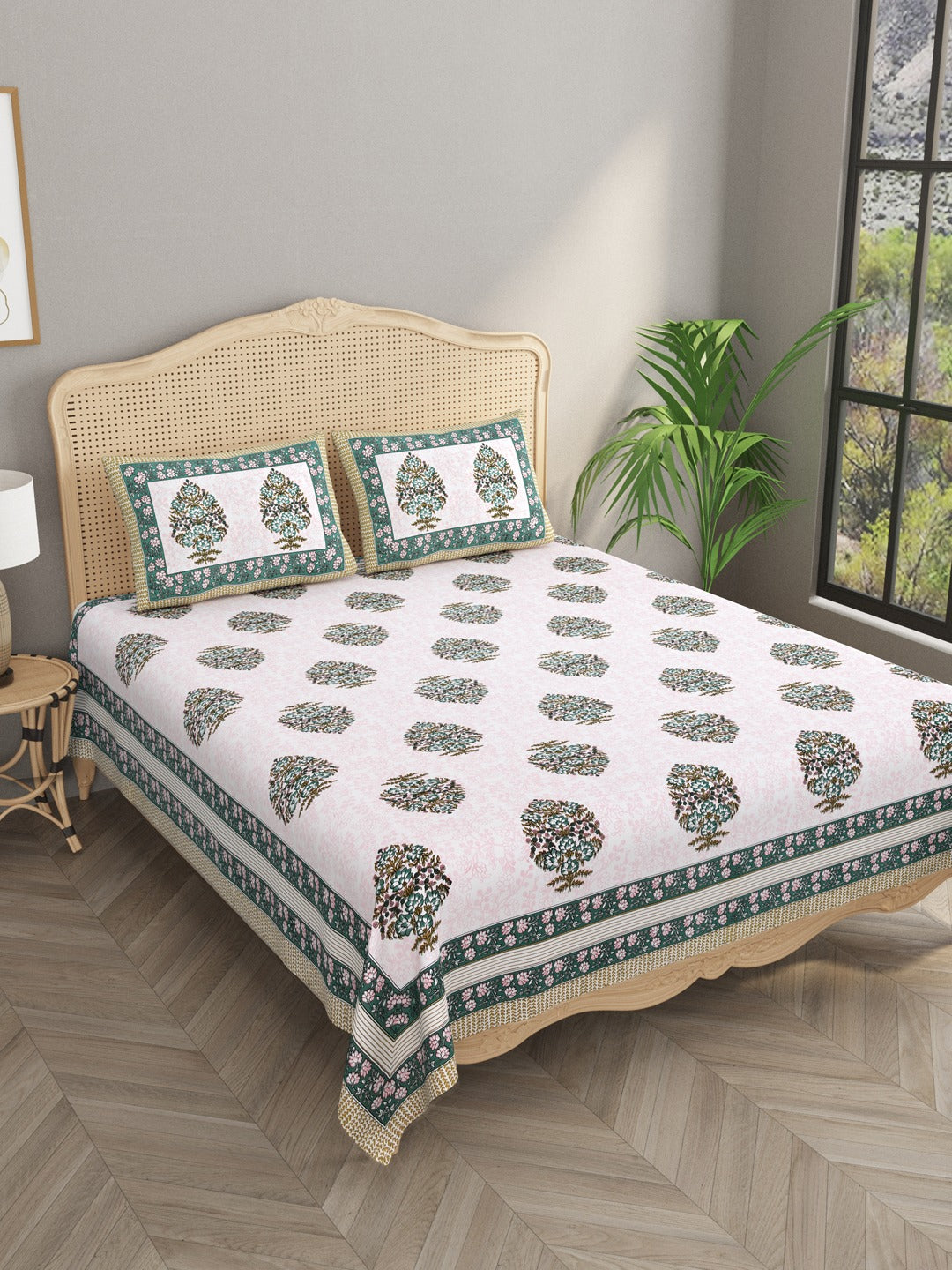 Floral Print Cotton Double King Bedsheet with 2 Pillow Covers