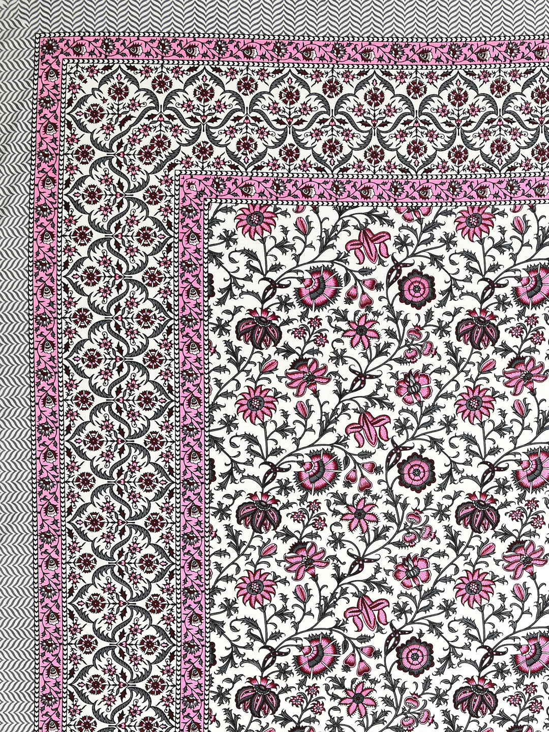 Double King Bedsheet with 2 Pillow Covers