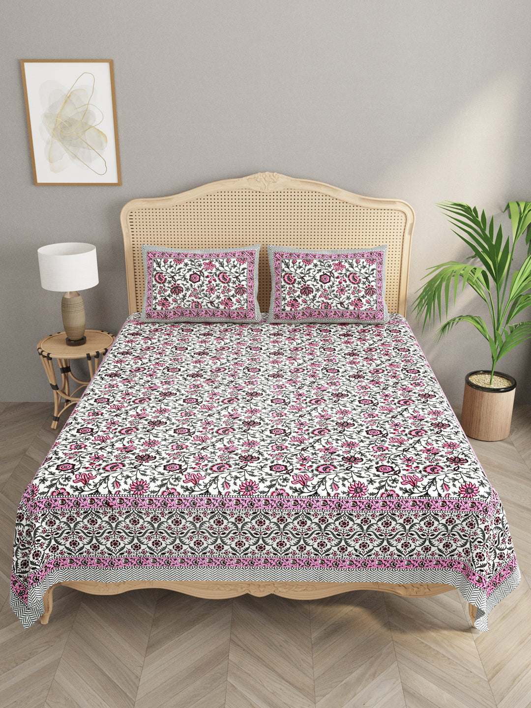 Double King Bedsheet with 2 Pillow Covers