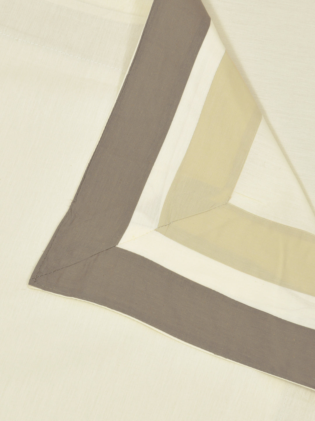 Double King 300 TC Bedsheet with 2 Pillow Covers