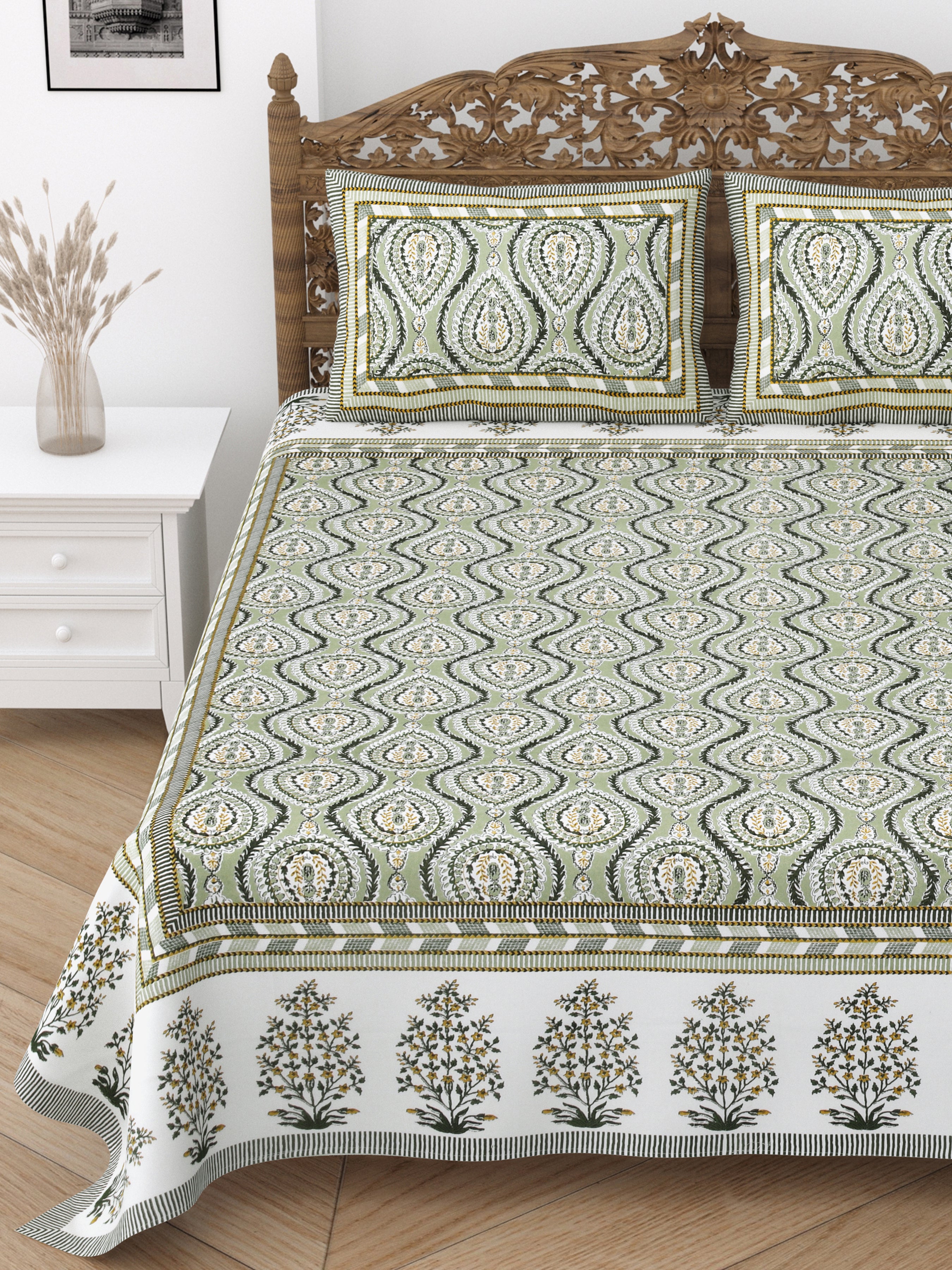 Floral Print Cotton Double King Bedsheet with 2 Pillow Covers