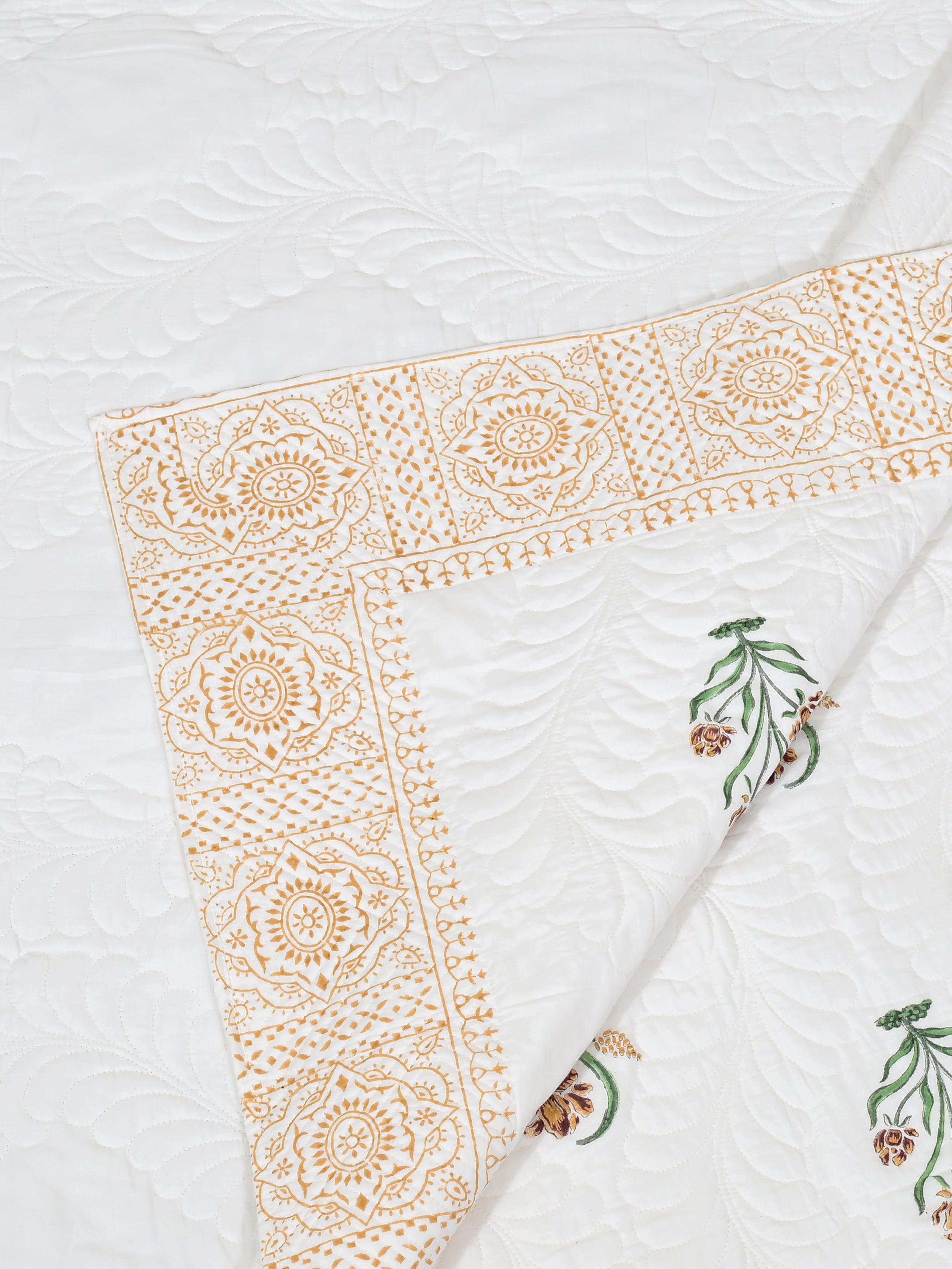 Quilted Floral Printed Reversible Bedcover with 2 Pillow Covers