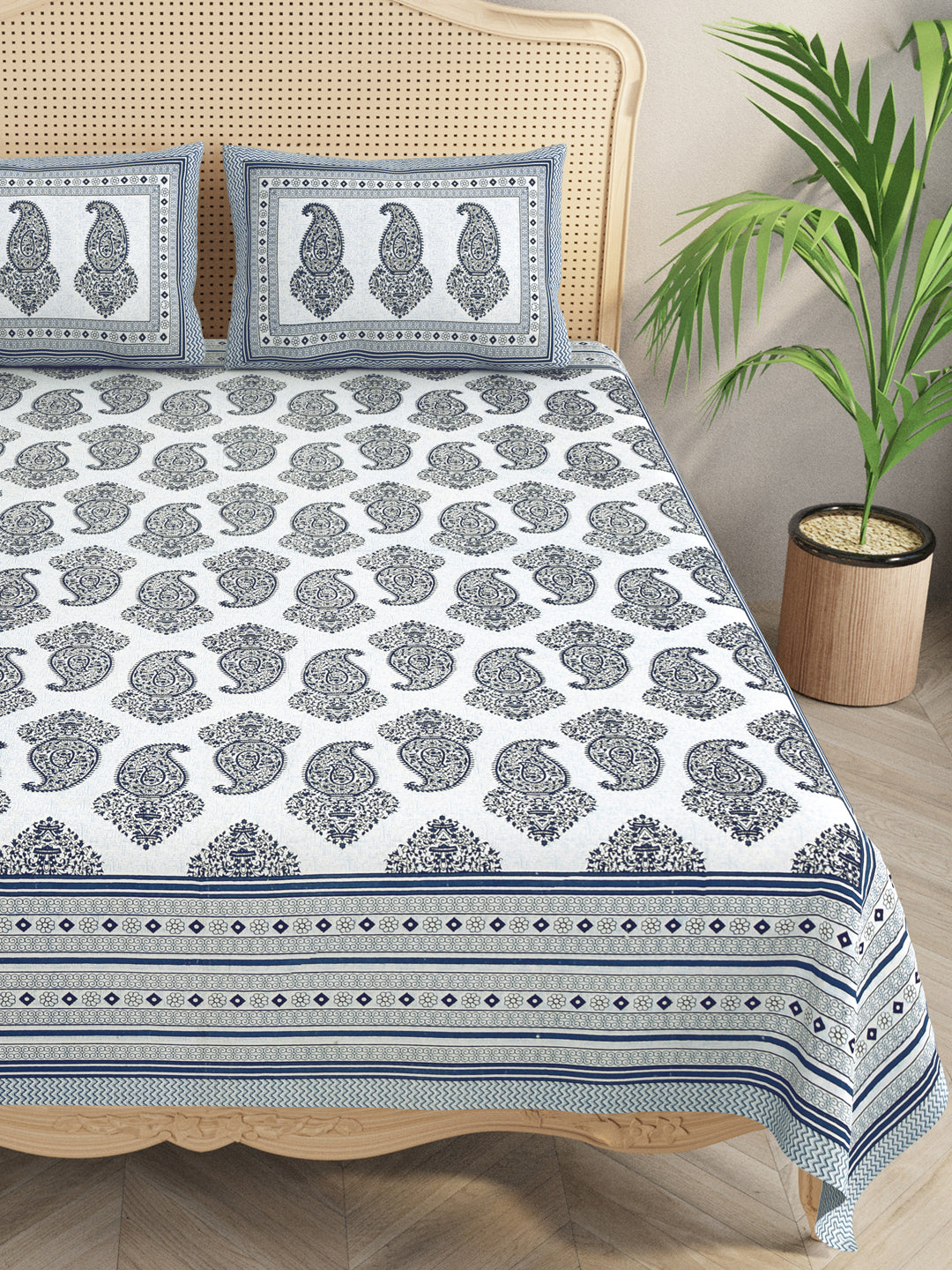 Double King Bedsheet with 2 Pillow Covers