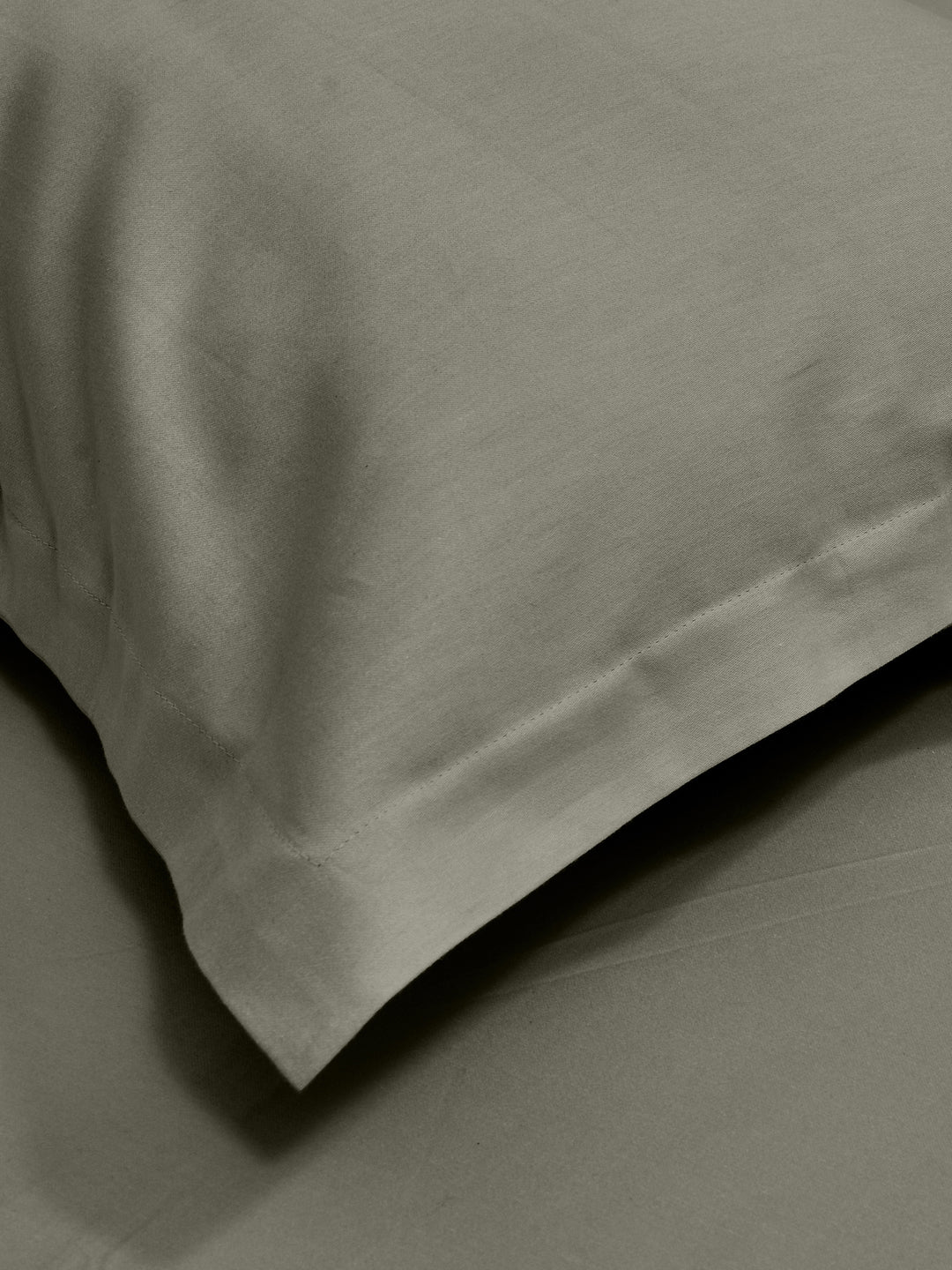 Luxury 400 TC Solid Cotton Bedsheet – 108 x 108 Inches with 2 Pillow Covers | Premium Cotton Comfort