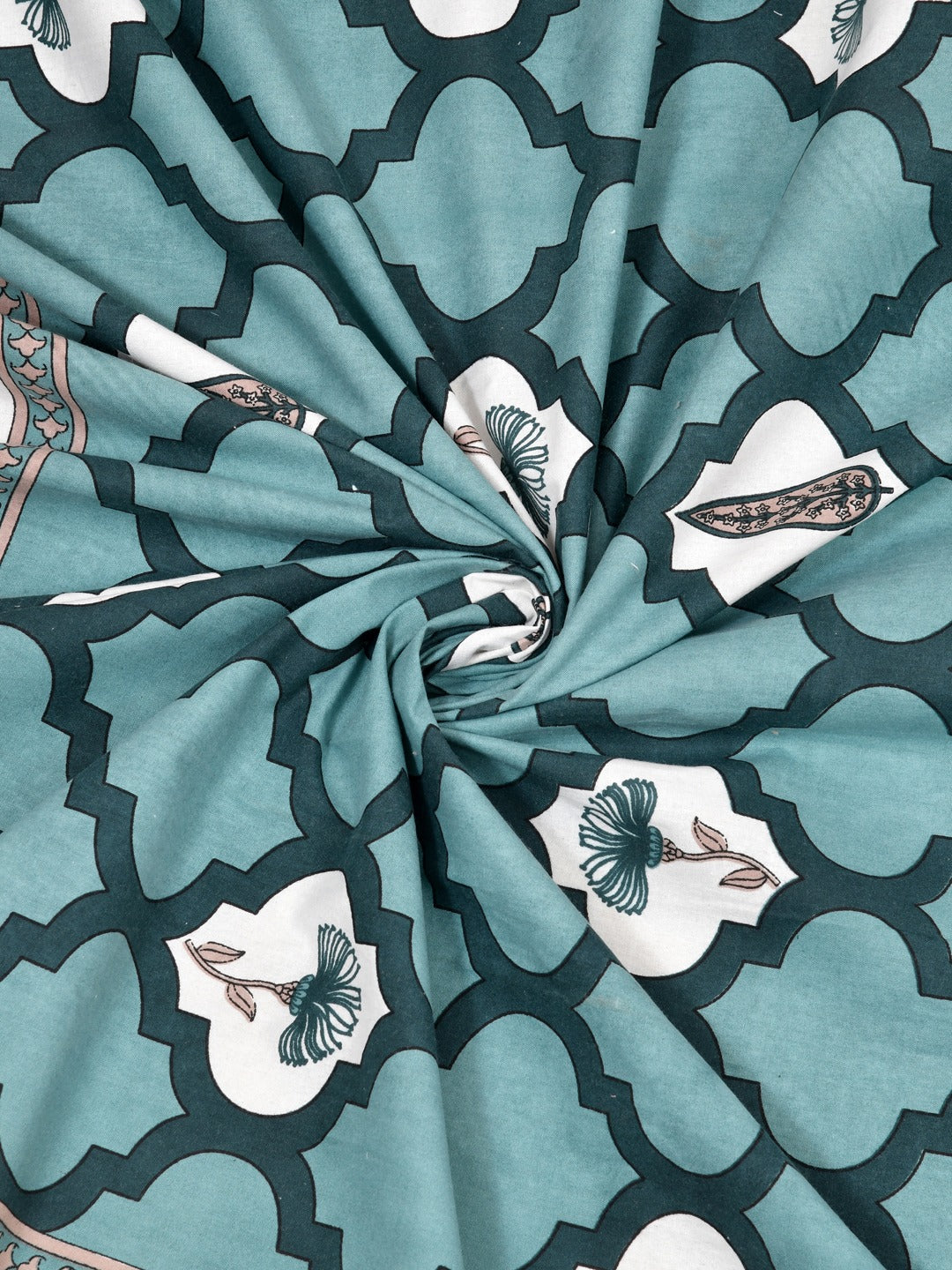 Floral Print Cotton Double King Bedsheet with 2 Pillow Covers