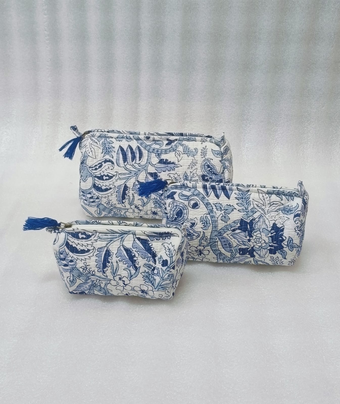 Set of 3 cosmetic bag/pouches with waterproof lining