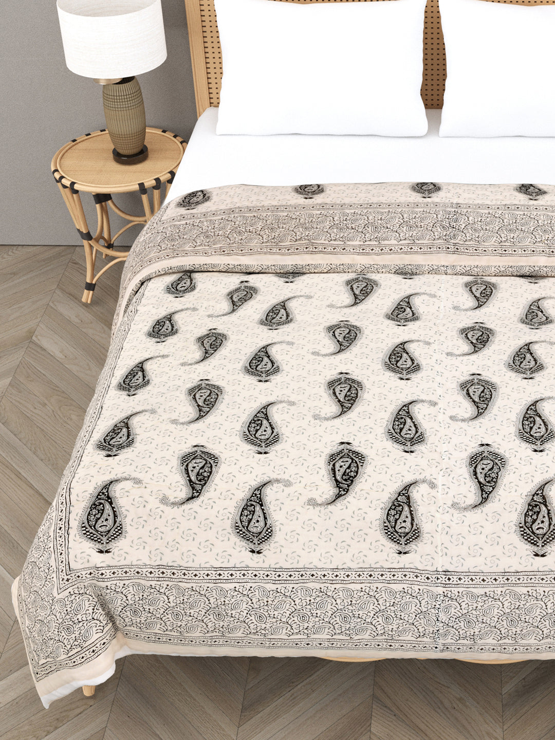 Floral Printed Double Bed Cotton Quilt with cotton filling