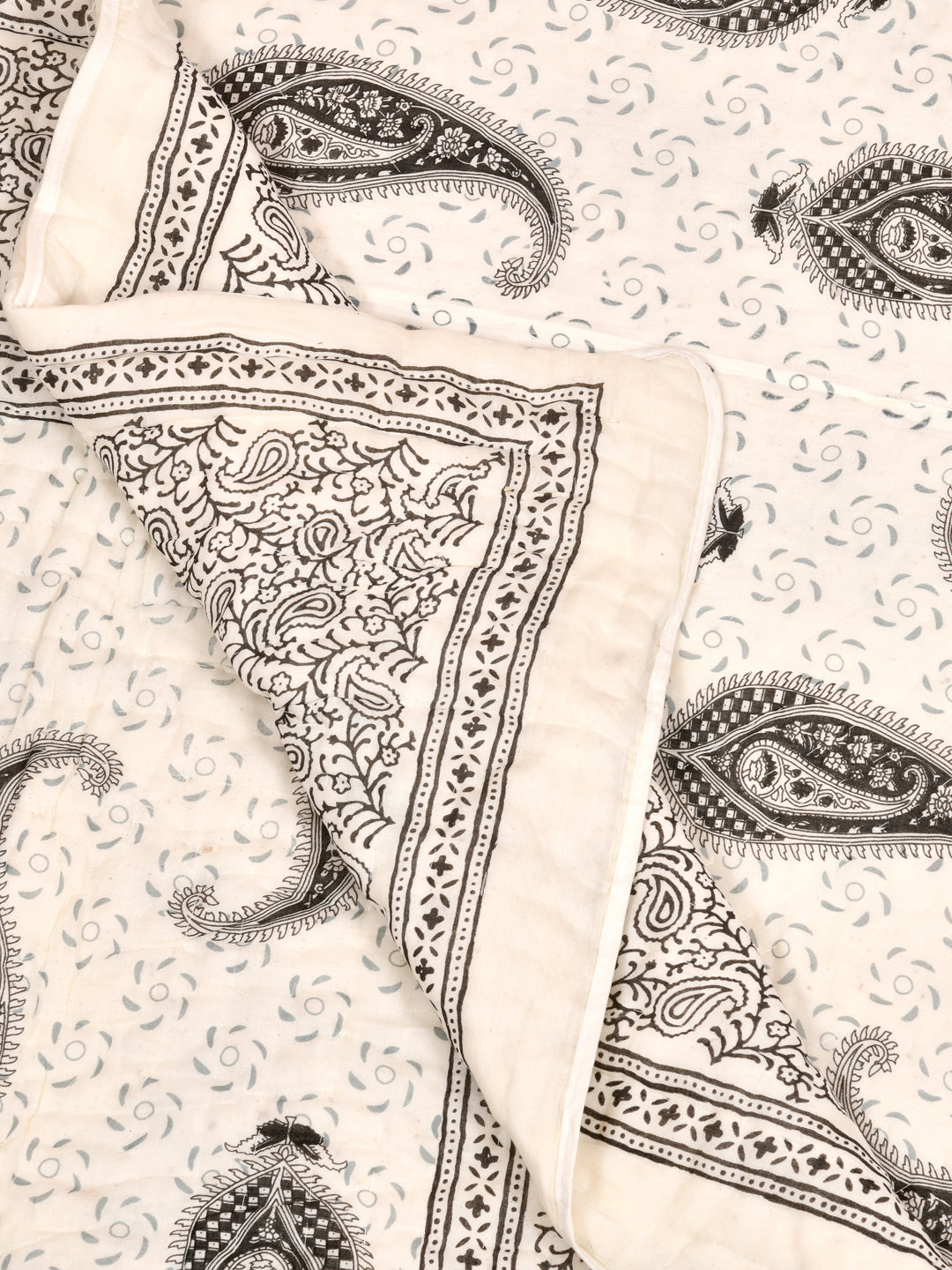Floral Printed Double Bed Cotton Quilt with cotton filling