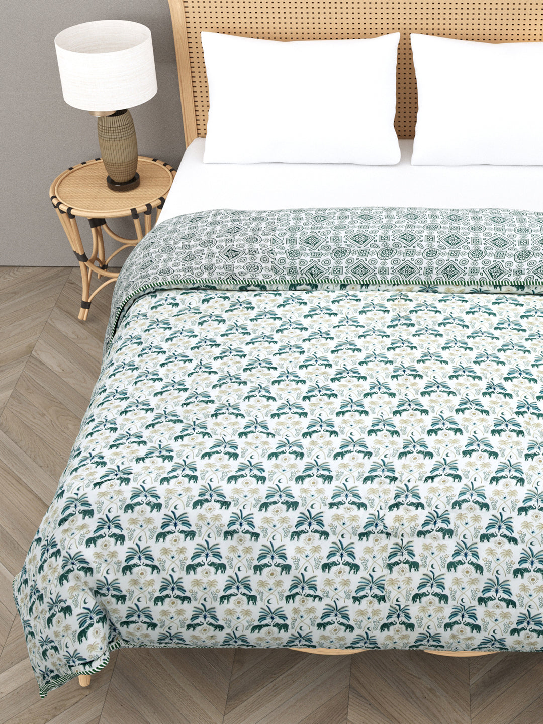 Ethnic Motifs Printed Double Bed Cotton Quilt with Cotton filling