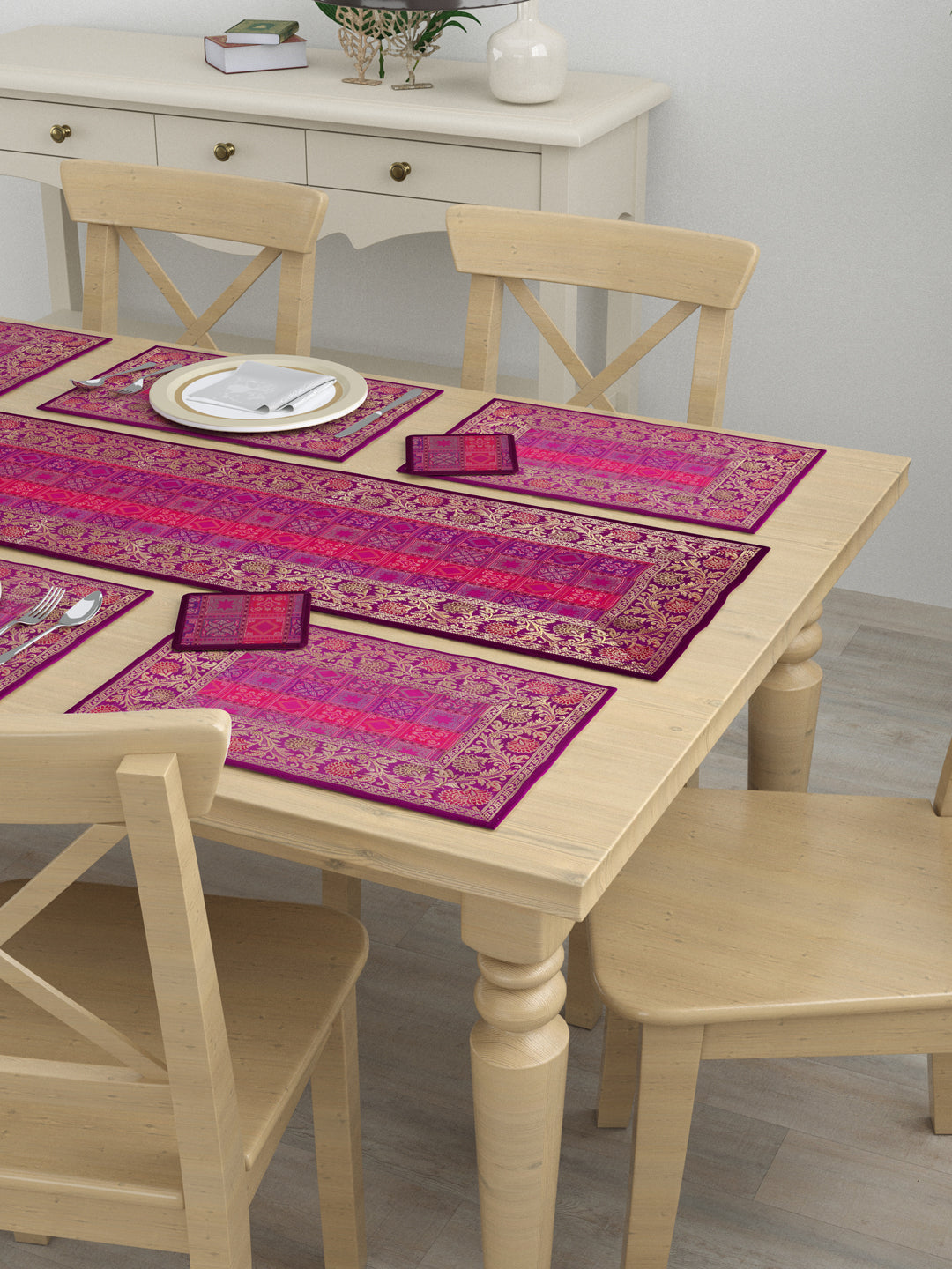 Banarasi Table Set with 1 Runner, 6 mats and 6 coasters