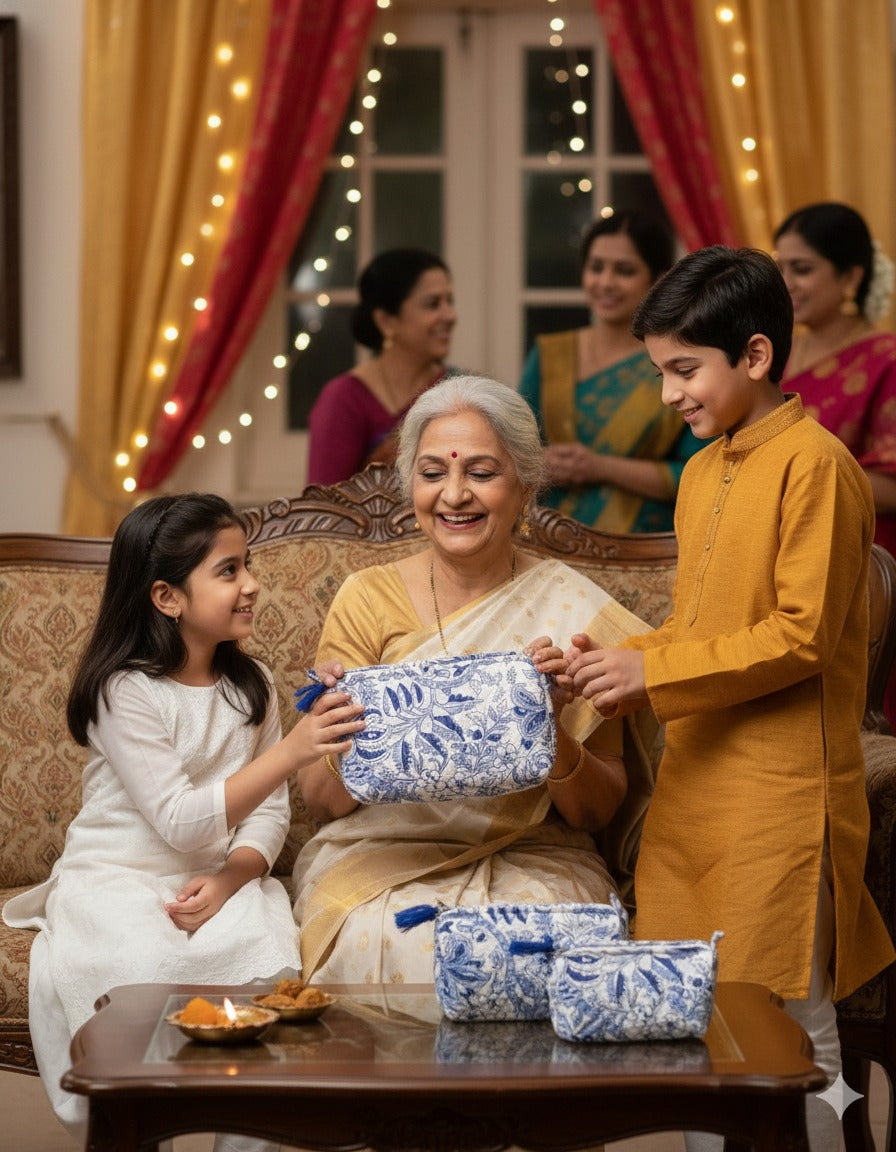 Set of 3 cosmetic bag/pouches with waterproof lining