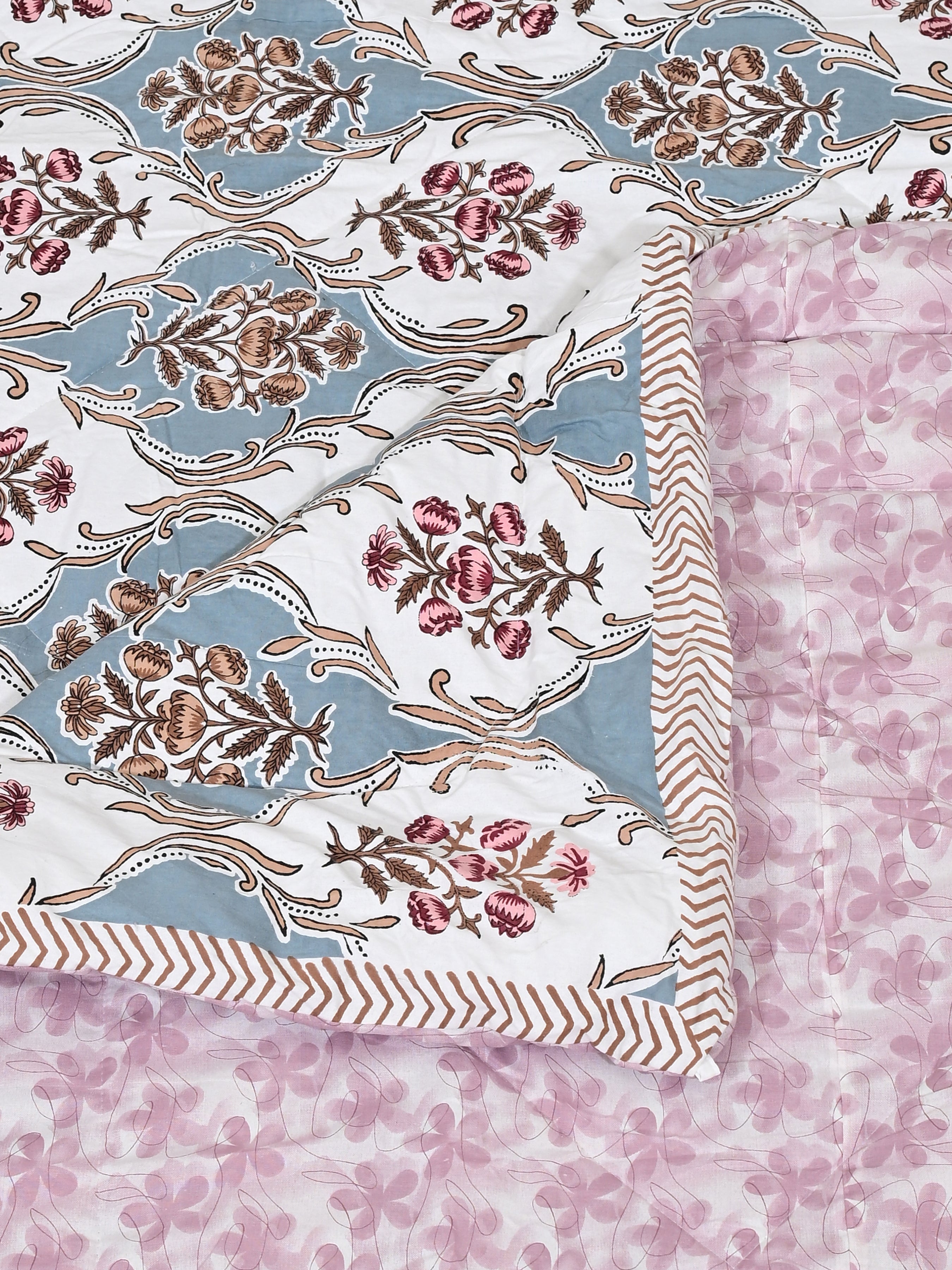 Floral Printed Bedding Set - 1 King Bedsheet, 1 Jaipuri Razai/Quilt, 2 Pillow Covers