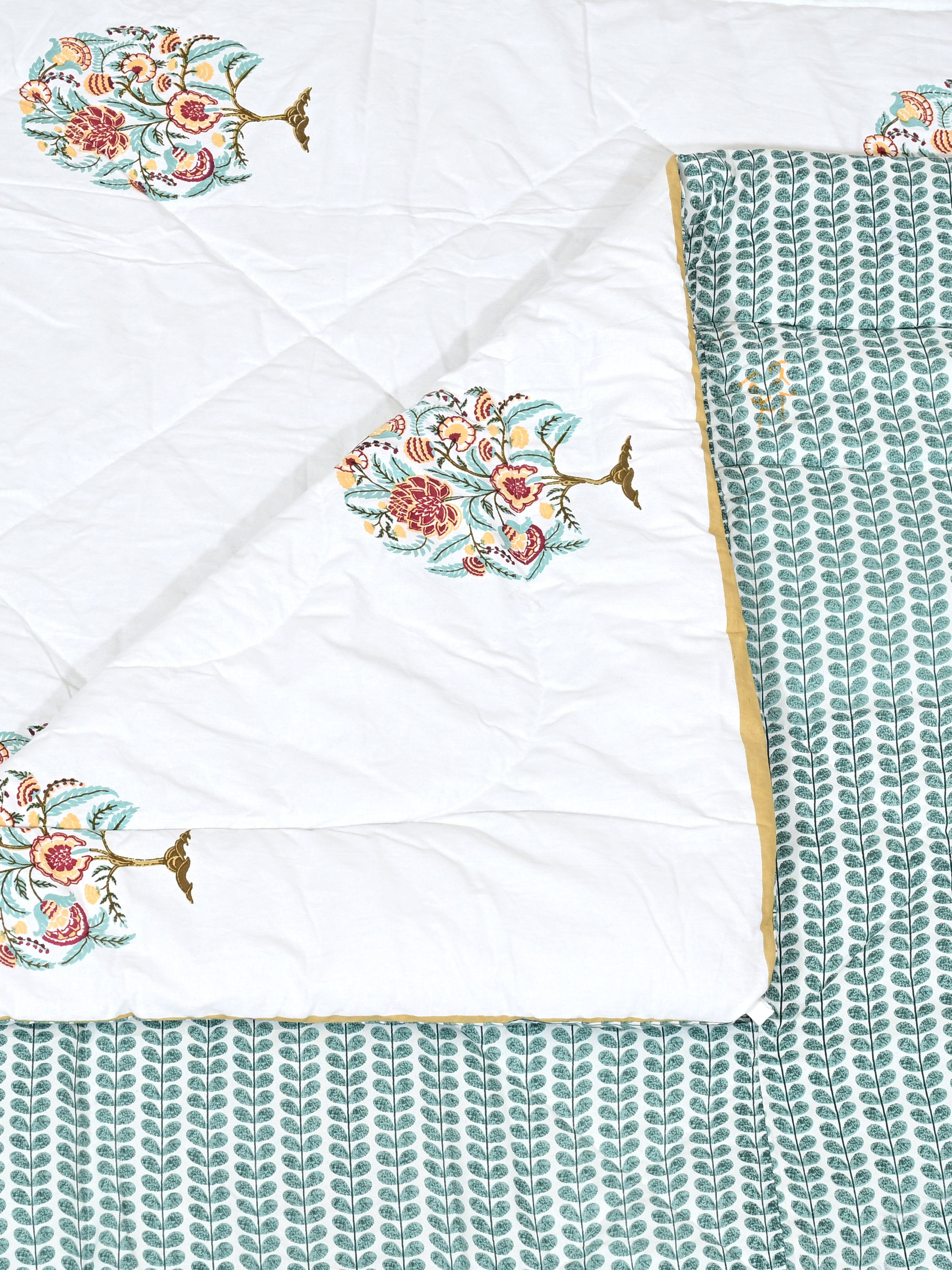 Floral Printed Bedding Set - 1 King Bedsheet, 1 Jaipuri Razai/Quilt, 2 Pillow Covers
