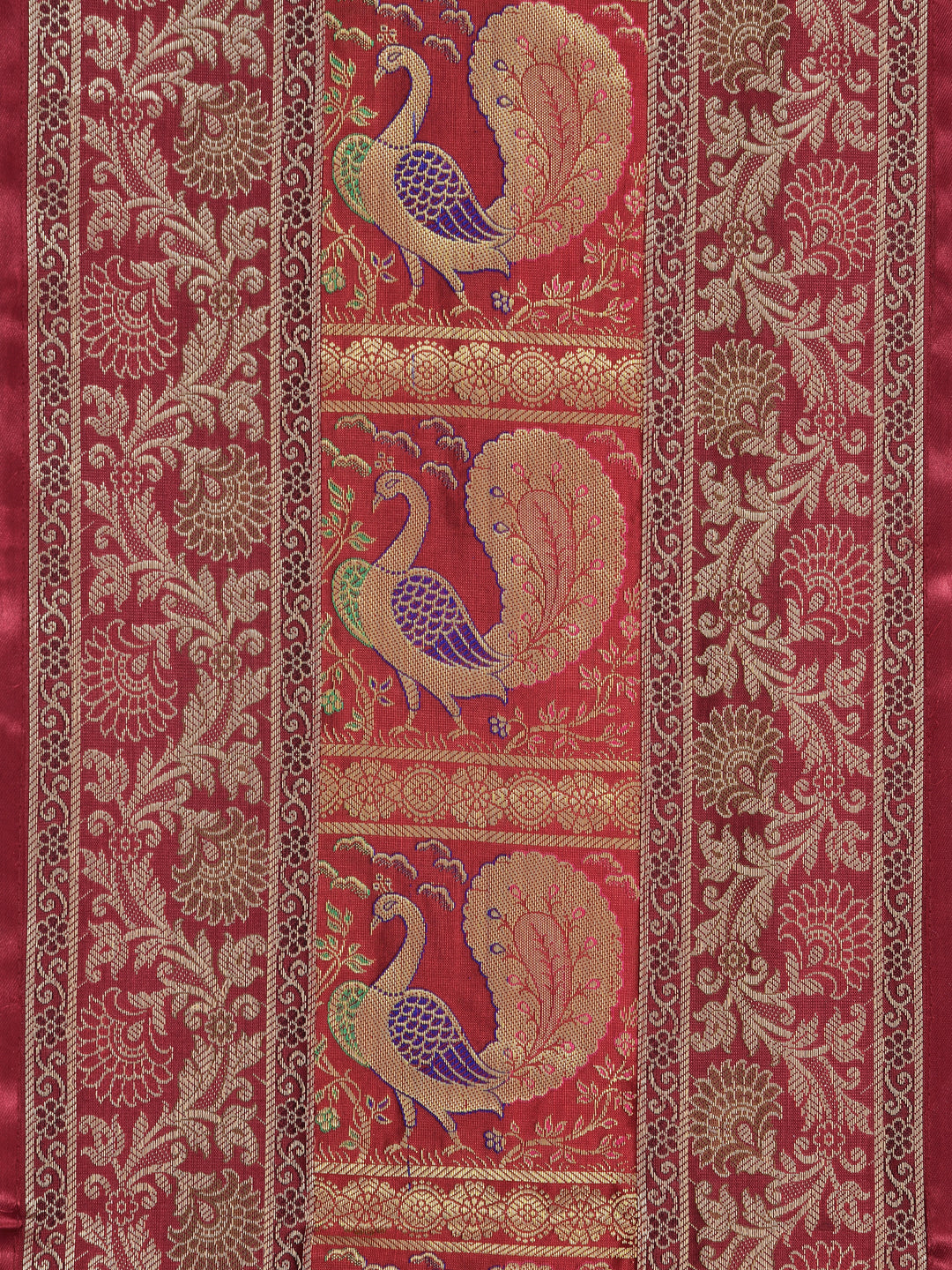 Gift Box with Banarasi Zari Table Runner, Set Of 6 Mats, 6 coaster