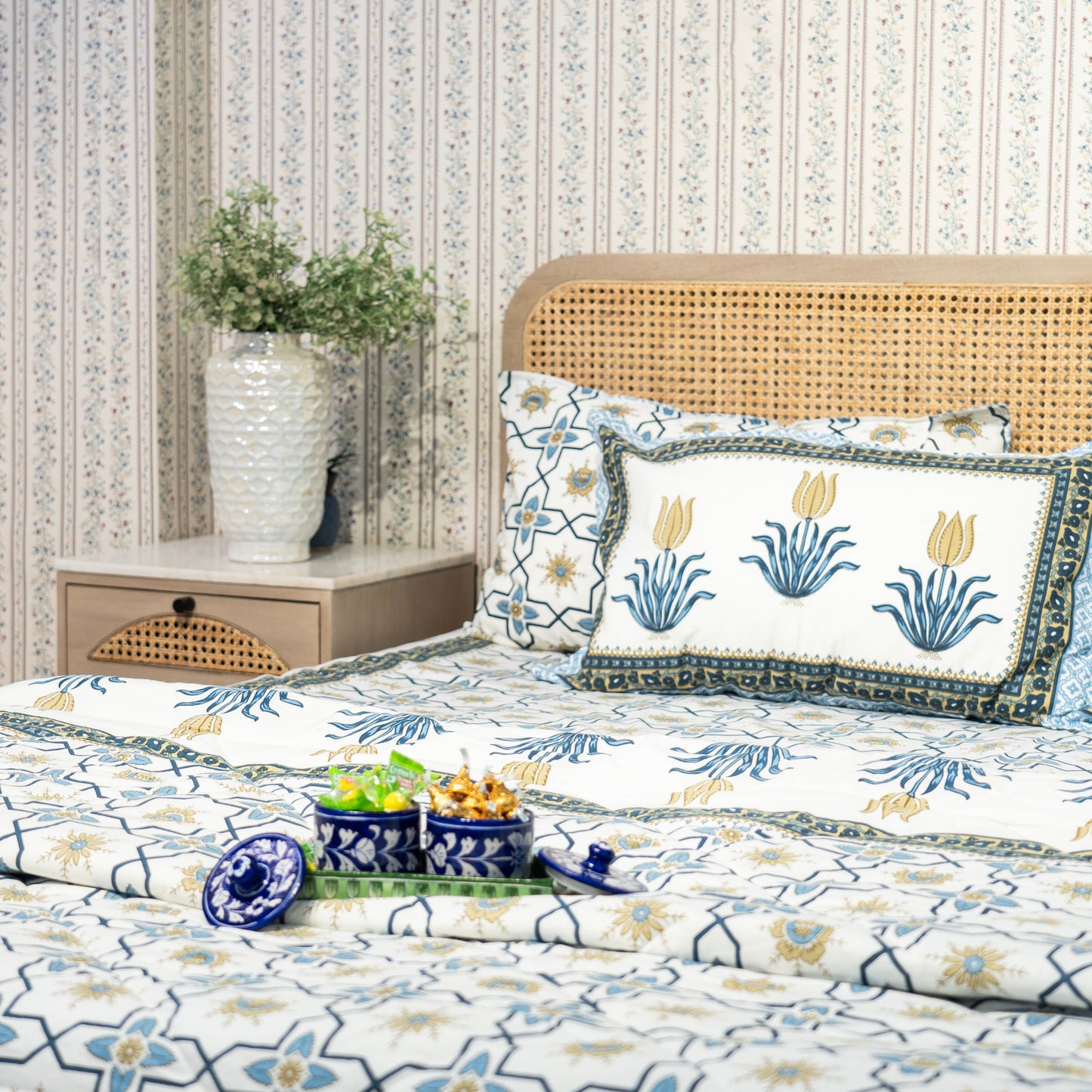 Floral Printed Bedding Set - 1 King Bedsheet, 1 Comforter, 4 Pillow Covers