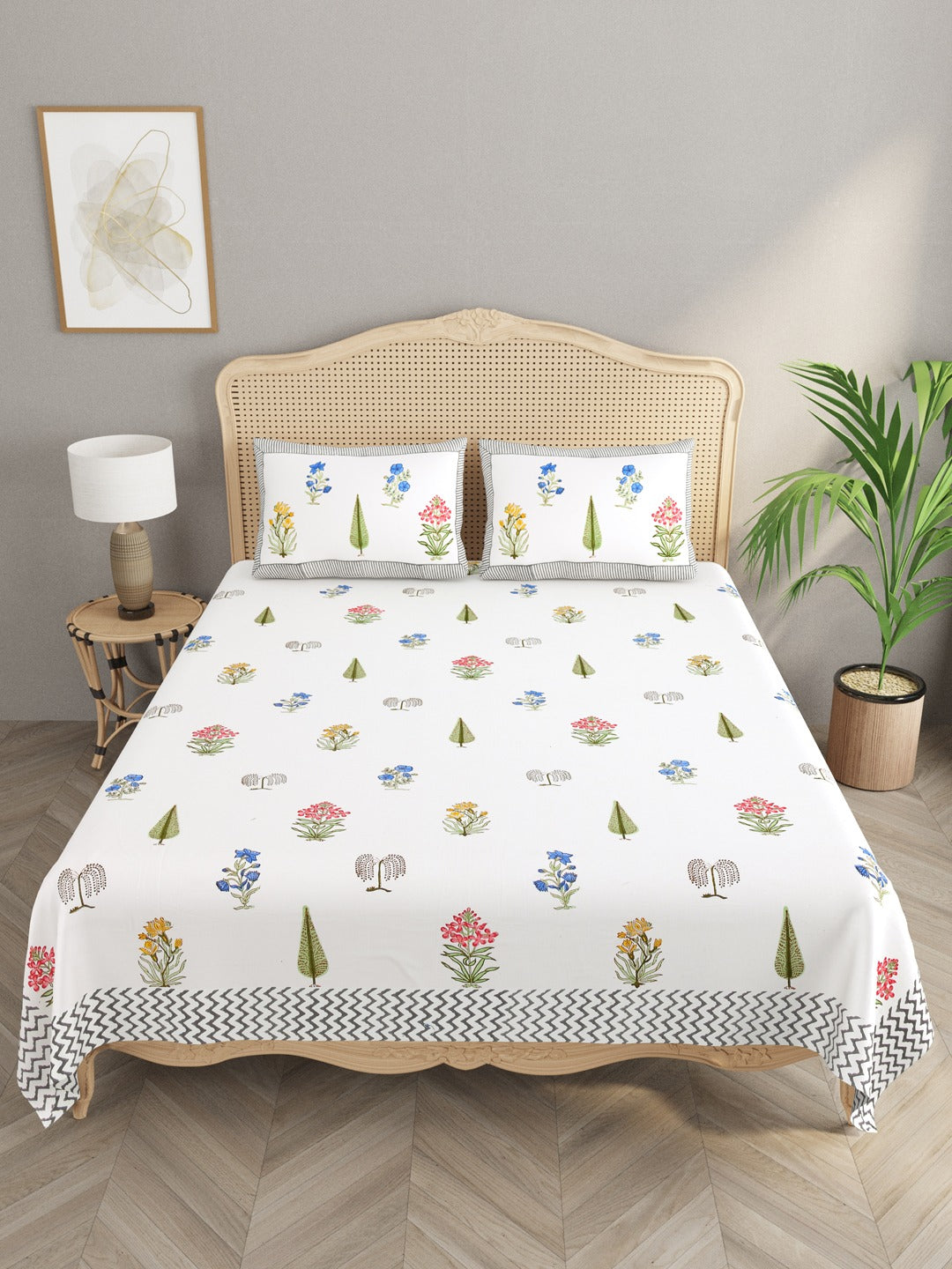 Double King Floral Print Bedsheet with 2 Pillow Covers