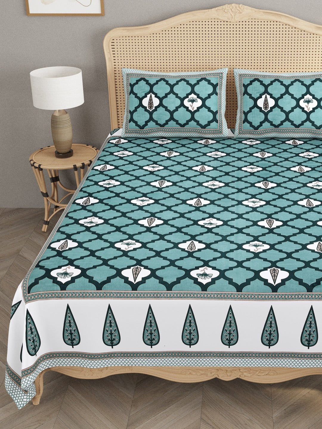 Floral Print Cotton Double King Bedsheet with 2 Pillow Covers